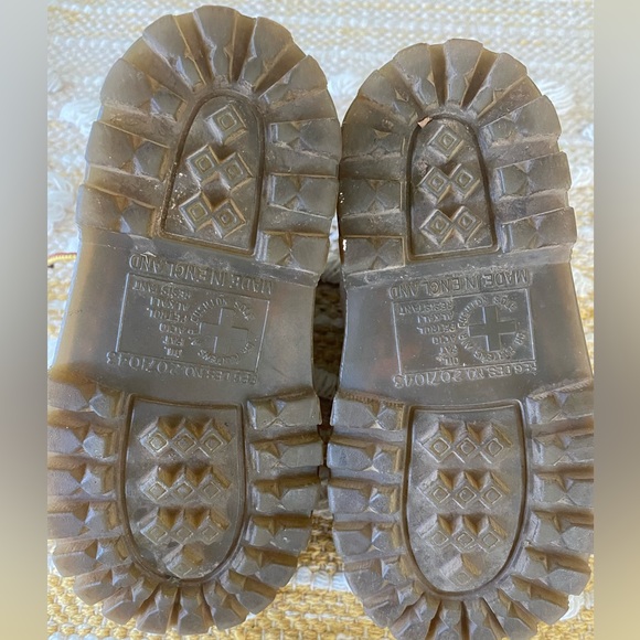 Toddler size 6 color changing Doc Marten. Change from white to pink in the sun. - Picture 4 of 4